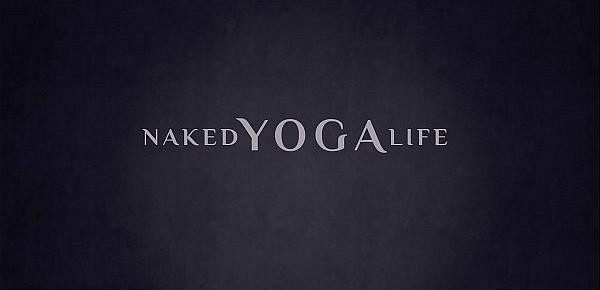  Naked Yoga Life - Casey Calvert Finishes With Masturbation